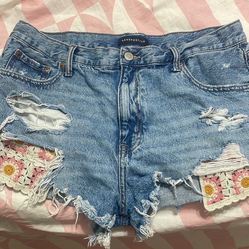 Distressed Jean Shorts w/ Embroidery